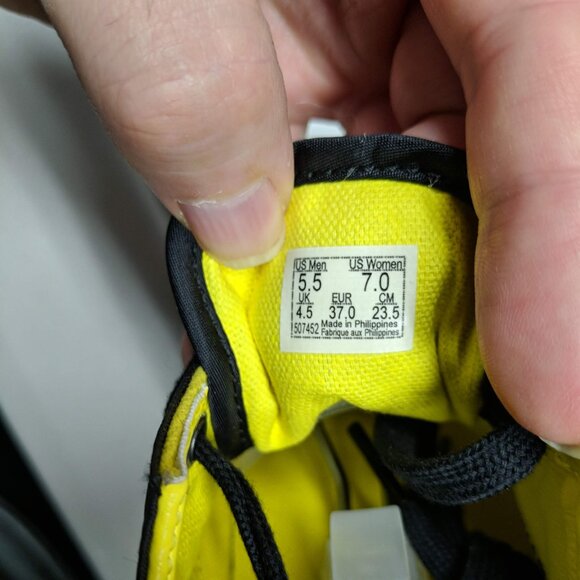 VANS x Cobra Kai Dojo Old Skool Low Skate Shoes Sneakers Black NWT B5.5 / W7 - Picture 8 of 9